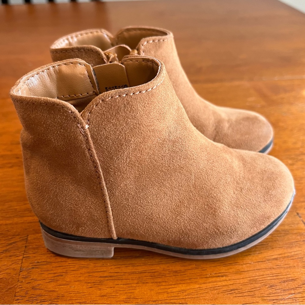 Cat & Jack Penelope toddler booties, size 6, cognac